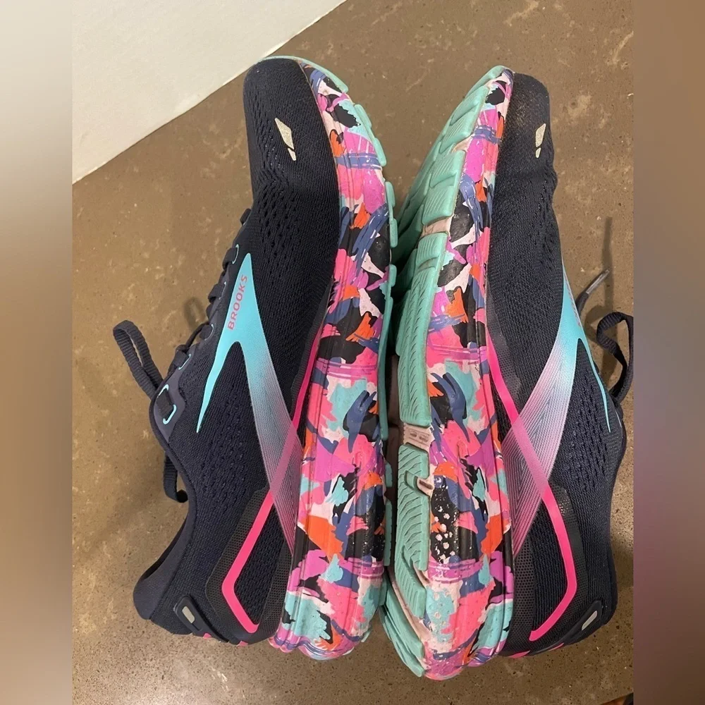 Brooks Women's Black and Teal Athletic Shoes